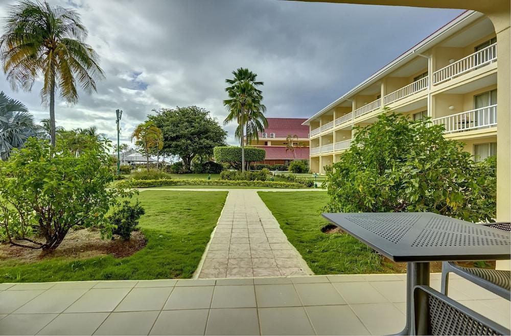 มิสติก เซนต์ลูเซีย บาย รอยัลตัน Hotel Rodney Bay ภายนอก รูปภาพ